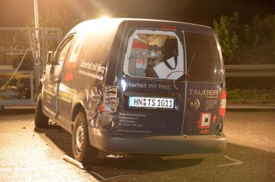 Schwerer Crash auf der A81 bei Mundelsheim - Mehrere Verletzte 